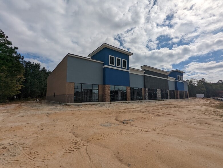 1200-1230 Fayetteville Rd, Raeford, NC for lease - Building Photo - Image 3 of 9