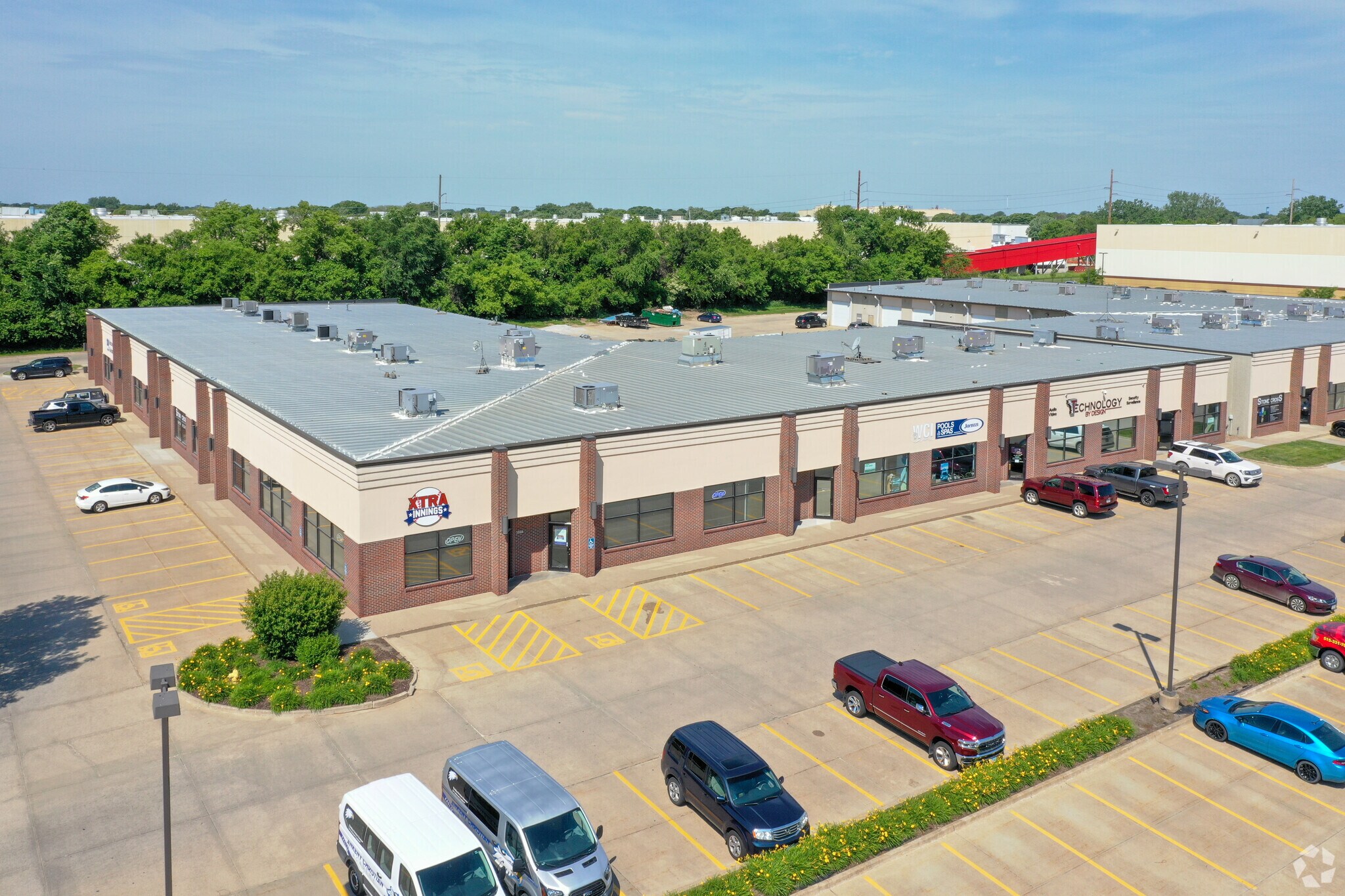 3934 NW Urbandale Dr, Urbandale, IA 50322