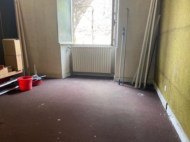 Retail in Chambéry for lease - Building Photo - Image 3 of 7