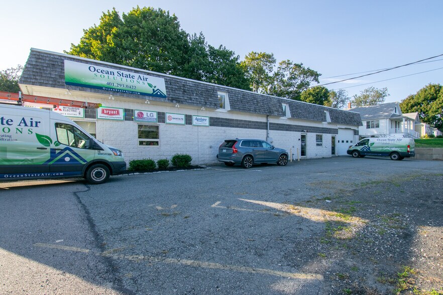 1844 E Main Rd, Portsmouth, RI 02871 Specialty for Sale