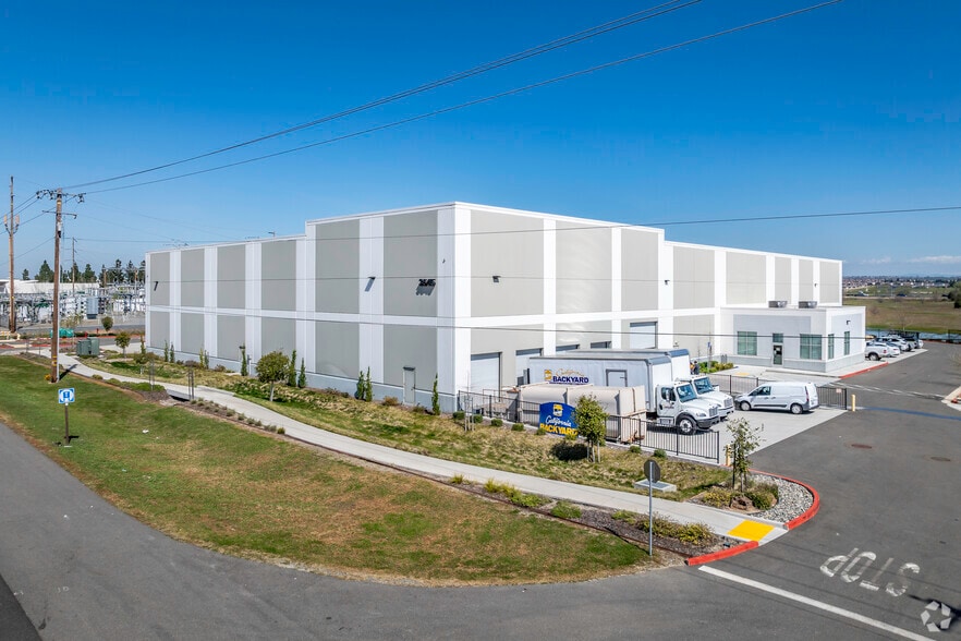 3645 Industrial Ave, Rocklin, CA for lease - Building Photo - Image 1 of 6