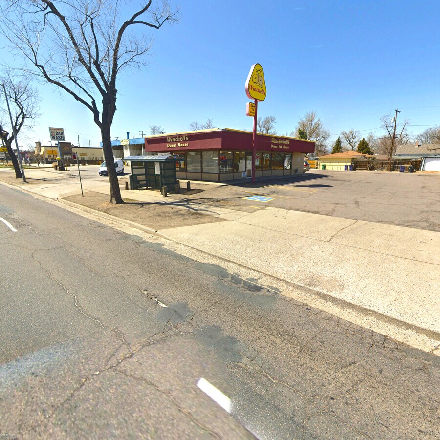 4965 Federal Blvd, Denver, CO 80221 Winchell's Donut House