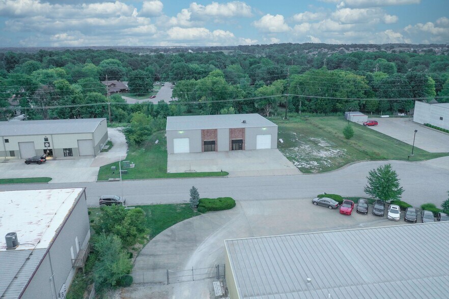 1532 N Commercial, Nixa, MO 65714