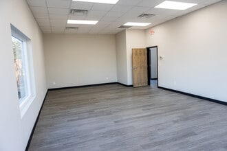 1134 Ralph David Abernathy Blvd, Atlanta, GA for lease Building Photo- Image 2 of 8