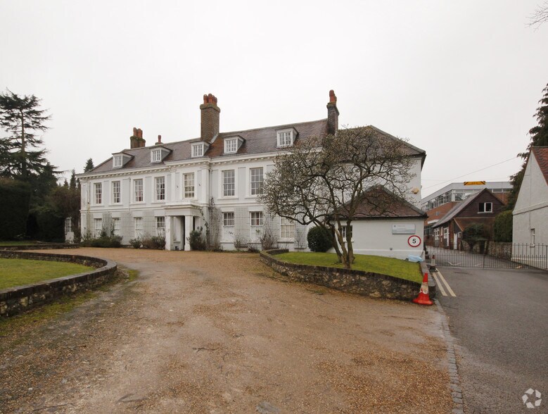 Amersham Rd, High HP13 5AJ