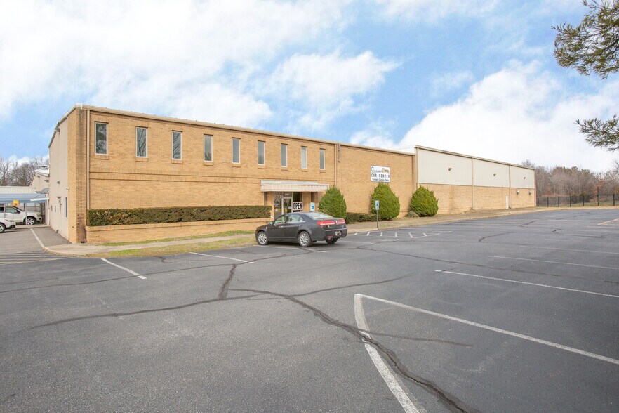 3591 Lee Hill Dr, Fredericksburg, VA 22408