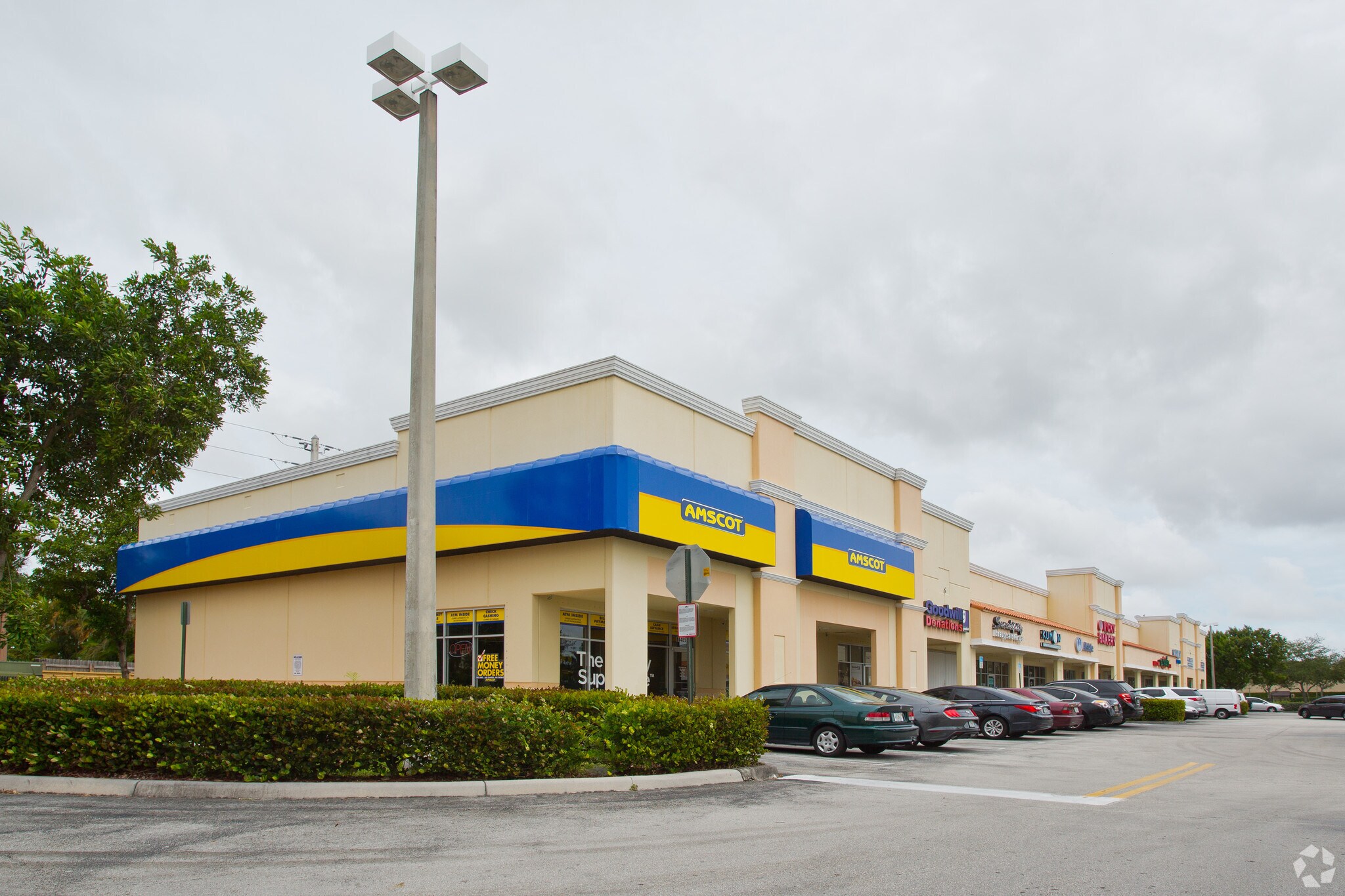 14401-14491 SW 42nd St, Miami, FL for lease Primary Photo- Image 1 of 4