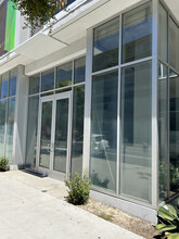 900 N La Brea Ave, West Hollywood, CA for lease Building Photo- Image 2 of 5