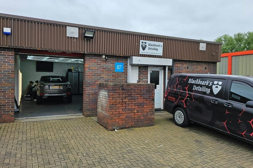 87 Deerdykes Vw, Cumbernauld for sale - Building Photo - Image 1 of 1