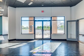 1390 Bellevue St, Green Bay, WI for lease Interior Photo- Image 2 of 21