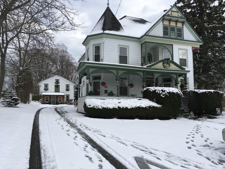 4912 N Jefferson St, Pulaski, NY for sale - Primary Photo - Image 1 of 1