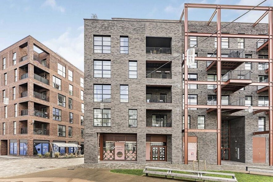 14 Tandy Pl, London for lease - Building Photo - Image 3 of 22