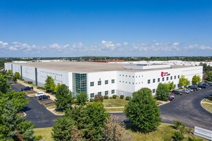 303 Munroe Dr, Bloomingdale IL - Warehouse