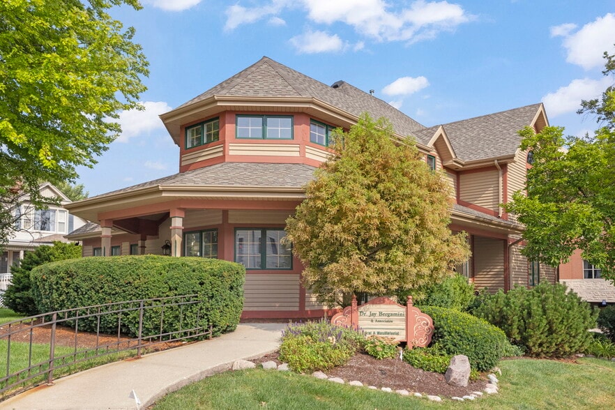 405 S Main St, Naperville, IL for lease - Building Photo - Image 1 of 26