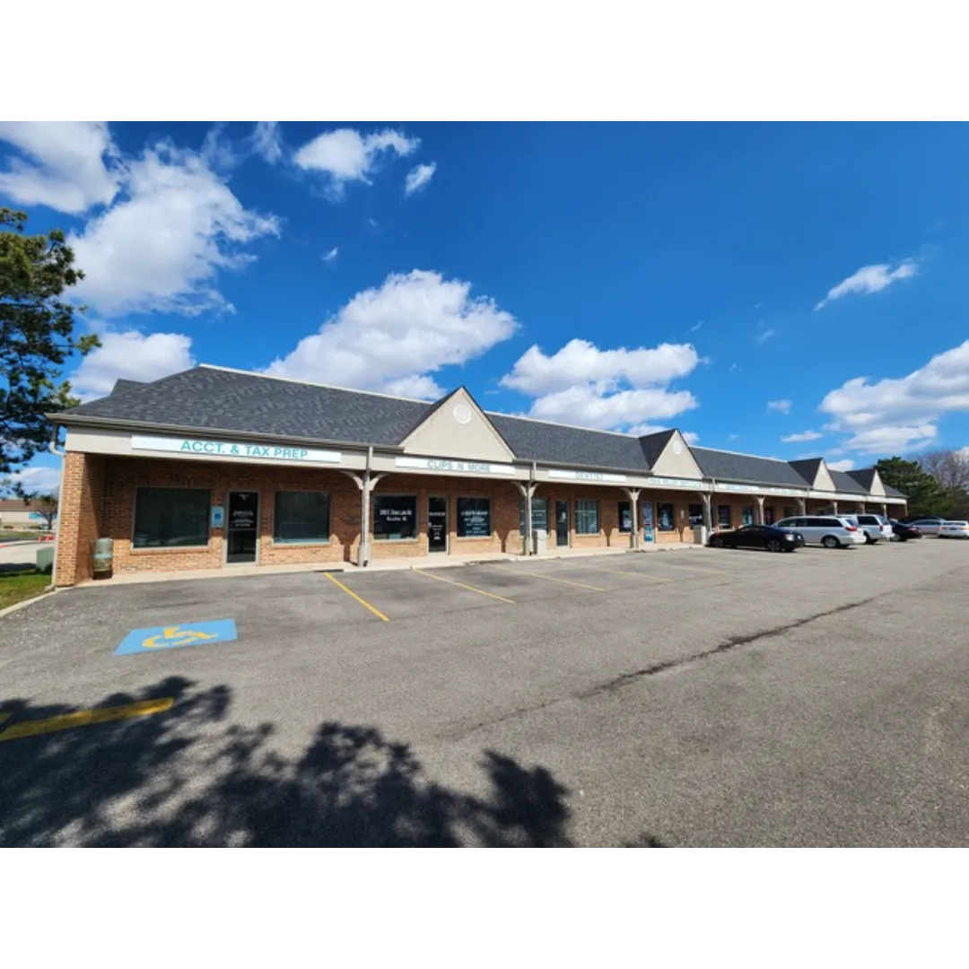 2450 Grass Lake Rd, Lindenhurst, IL for lease Building Photo- Image 1 of 19