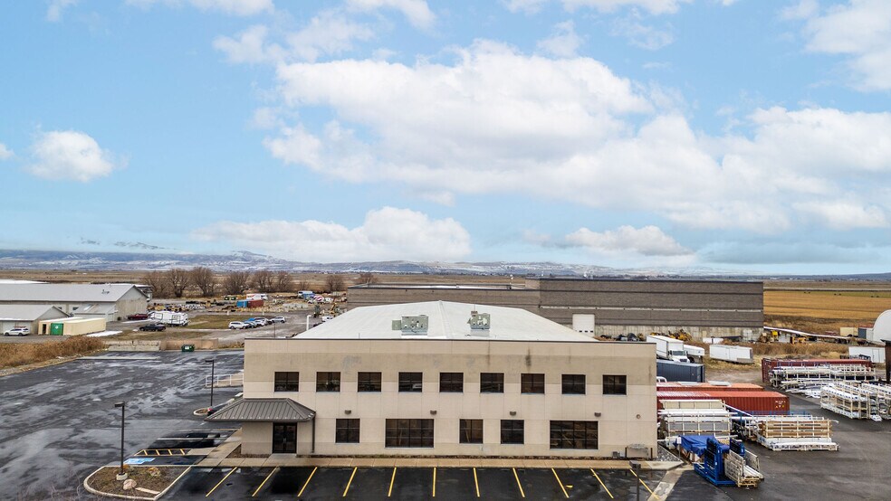 3775 N 200 W, Hyde Park, UT for lease - Building Photo - Image 1 of 45