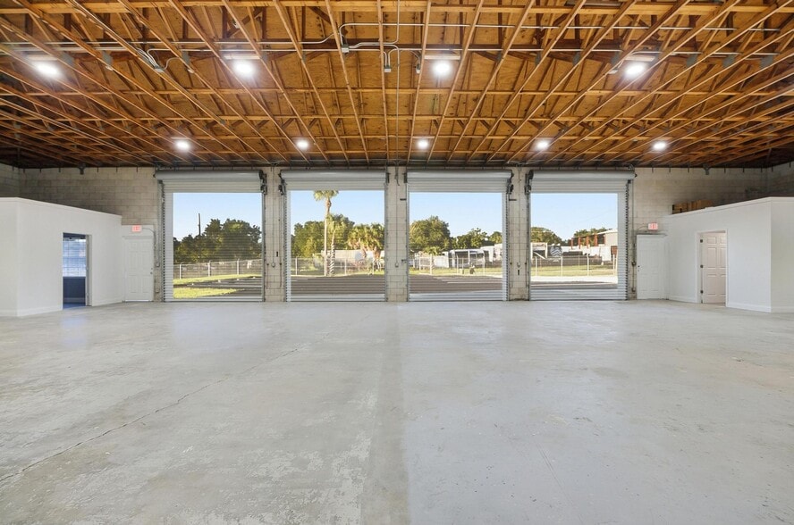 170 W Mansfield St, Deland, FL for lease - Building Photo - Image 3 of 7