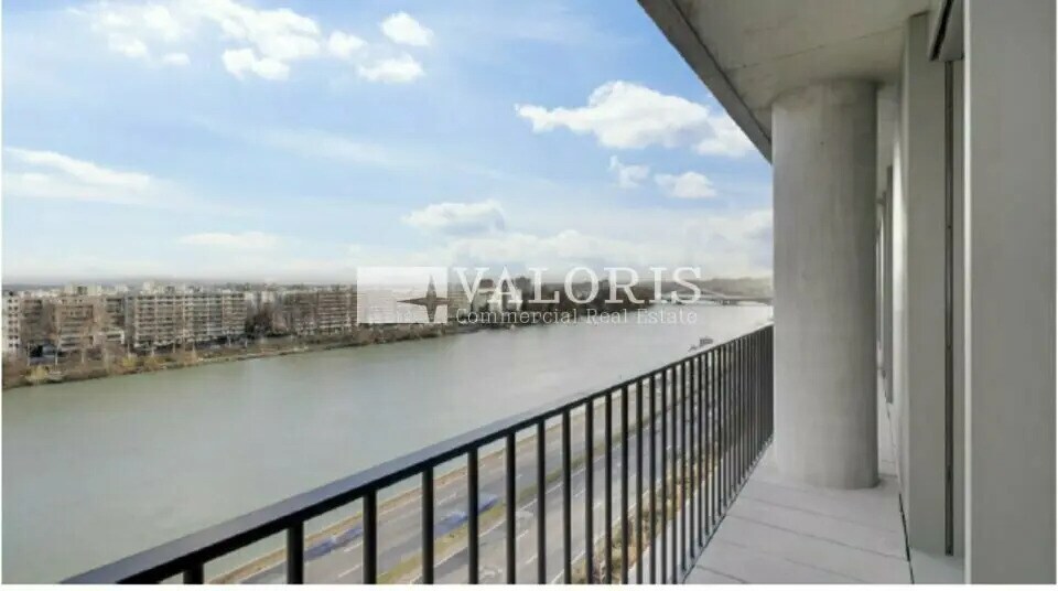 Office in Lyon for lease - Building Photo - Image 3 of 15