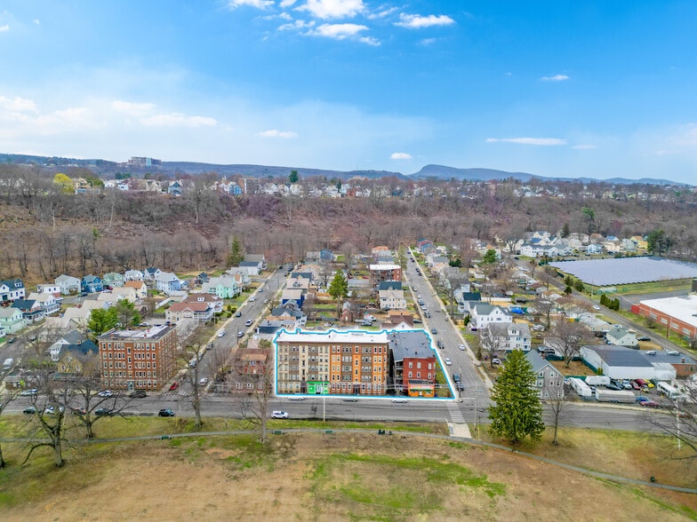 Springdale Apartments portfolio of 3 properties for sale on LoopNet.com - Building Photo - Image 2 of 7
