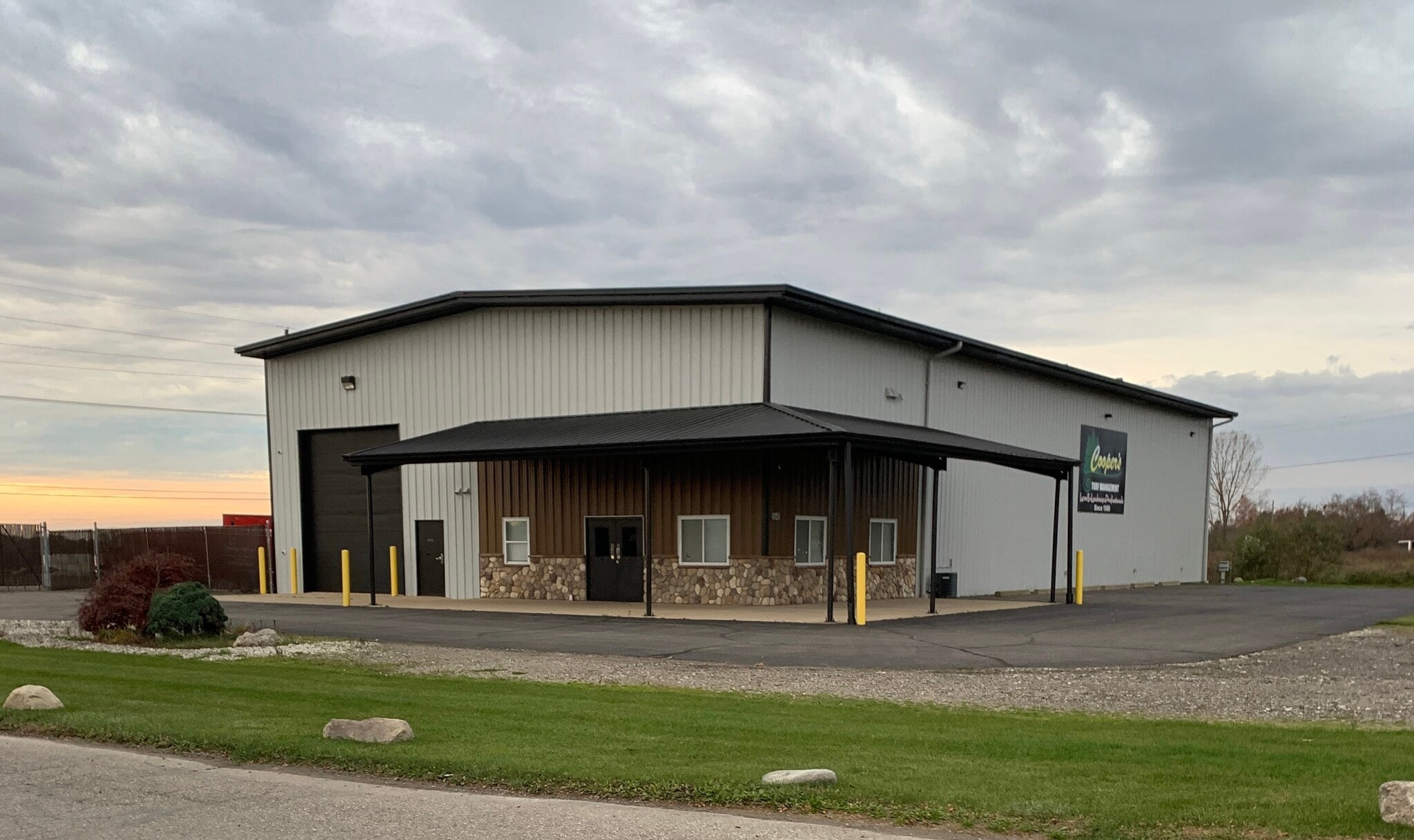 5540 E Highland Rd, Howell, MI for lease Primary Photo- Image 1 of 5