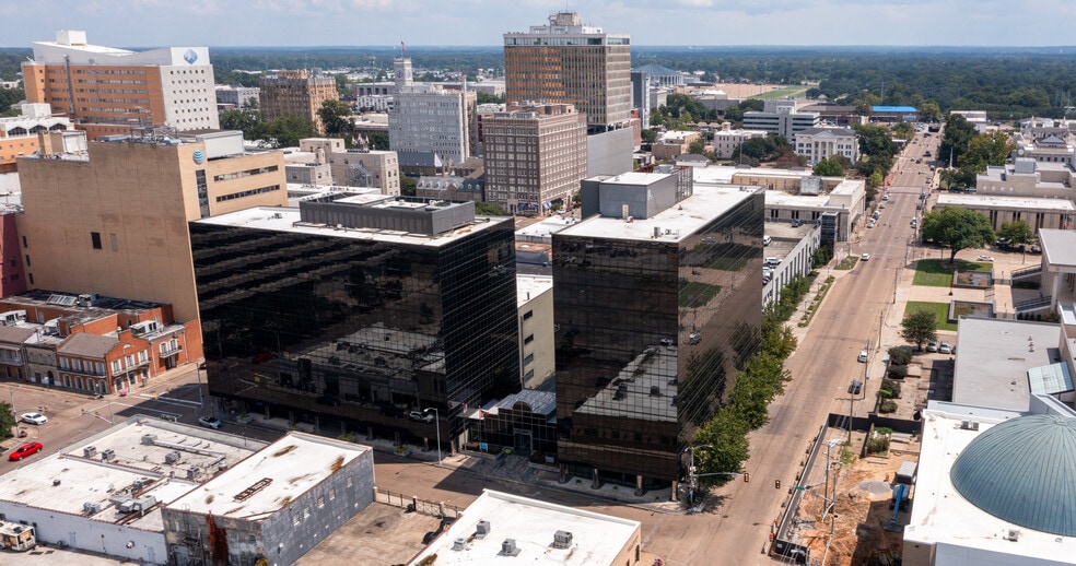 City Centre portfolio of 2 properties for sale on LoopNet.com - Building Photo - Image 2 of 10