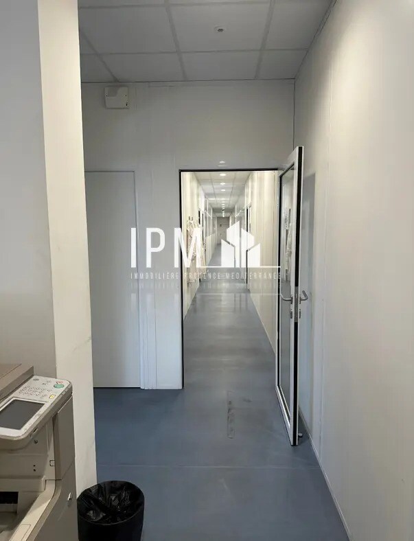 Office in Marseille for lease Interior Photo- Image 1 of 2