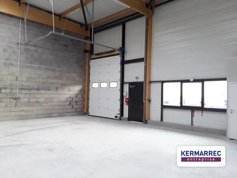 Flex in Rennes for lease - Building Photo - Image 3 of 9