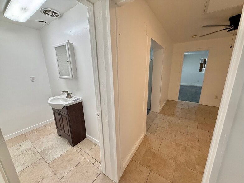 1267-1273 Broadway St, El Cajon, CA for lease - Building Photo - Image 3 of 8