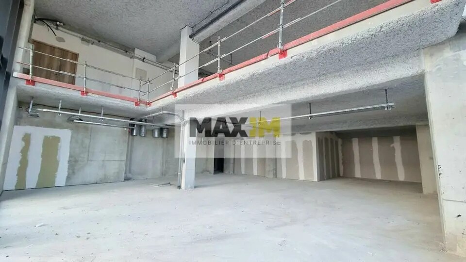 Retail in Dijon for lease - Interior Photo - Image 2 of 5