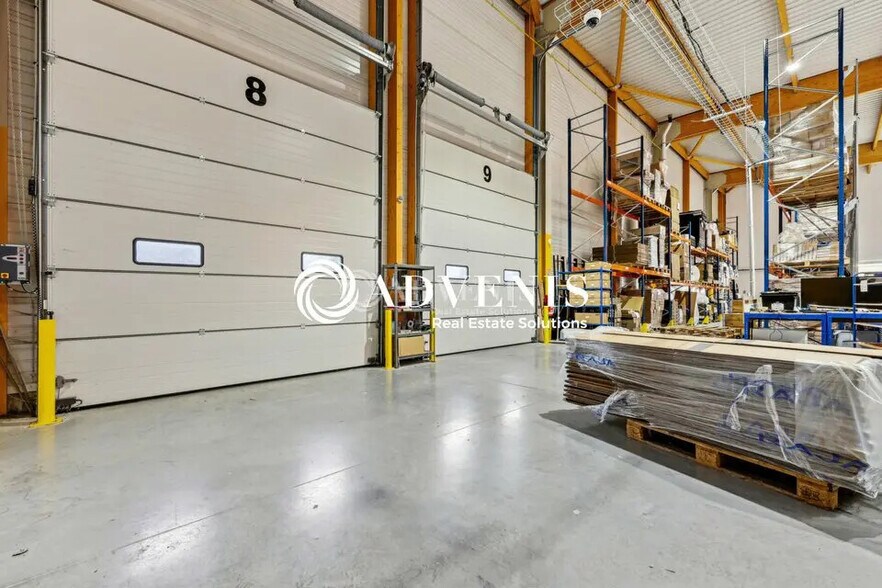 Flex in Brie-Comte-Robert for lease - Interior Photo - Image 2 of 6