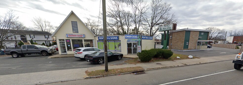 632-634 Route 109, Lindenhurst, NY for sale - Building Photo - Image 1 of 1
