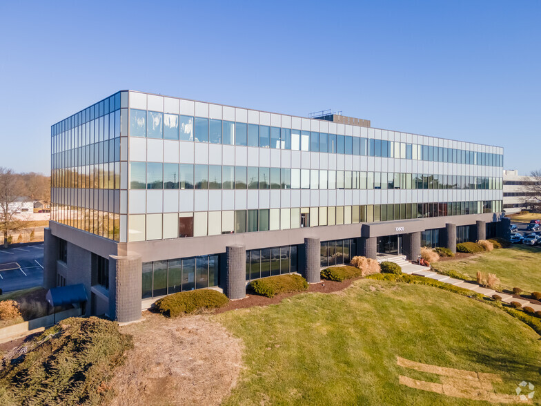 10805 Sunset Office Dr, Sunset Hills, MO for lease - Building Photo - Image 1 of 16