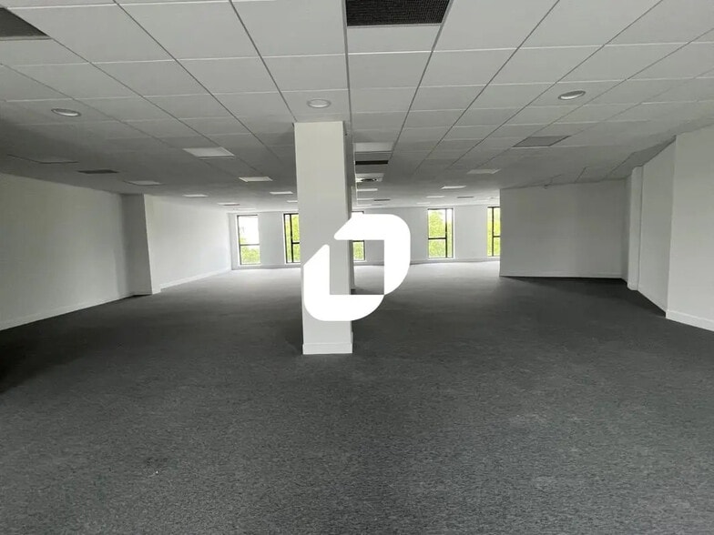 11-13 Rue John Hadley, Villeneuve-d'Ascq for lease - Building Photo - Image 3 of 30