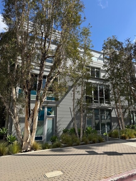 3450 Cahuenga Blvd W, Los Angeles, CA for sale - Building Photo - Image 3 of 18