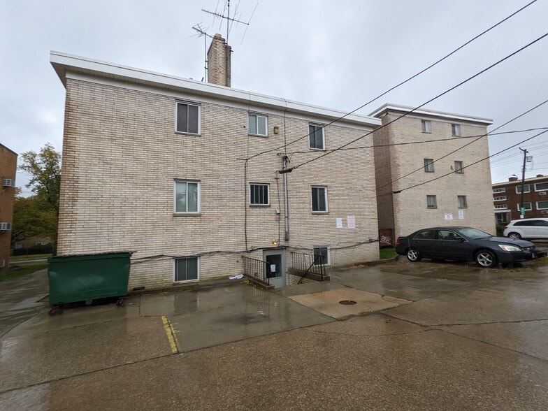 17740 Lakeshore Blvd, Cleveland, OH for sale - Building Photo - Image 2 of 12
