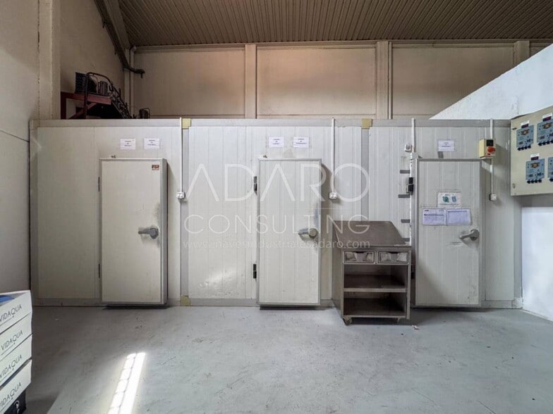 Industrial in Móstoles, Madrid for sale - Interior Photo - Image 2 of 19