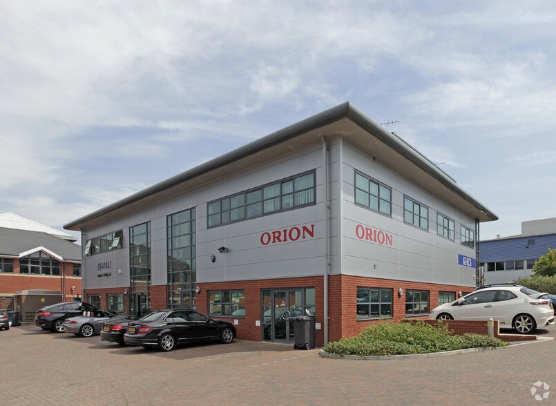 Manor Way, Borehamwood for sale - Primary Photo - Image 1 of 1