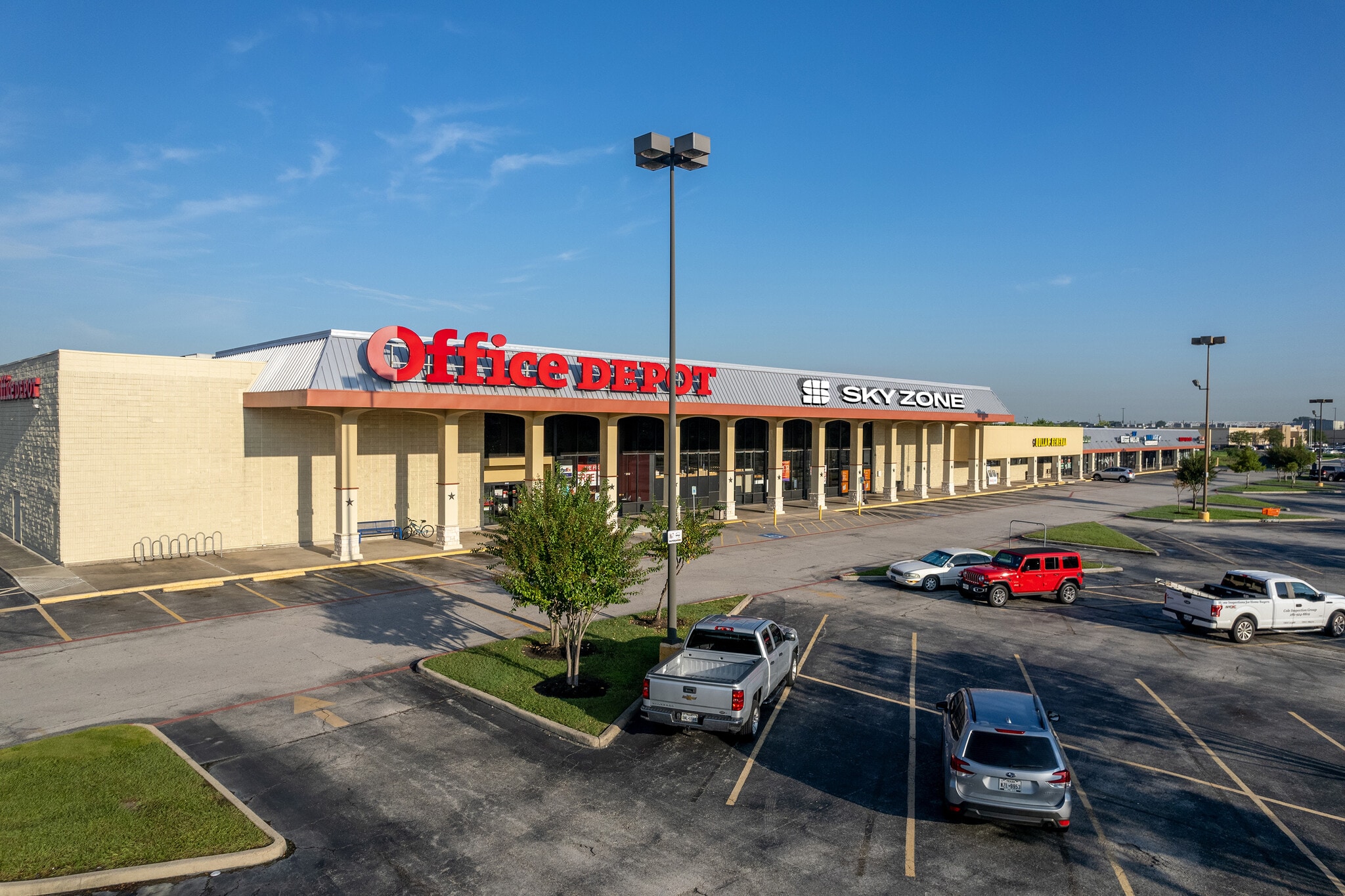 2004-2032 N Main St, Pearland, TX for lease Building Photo- Image 1 of 11