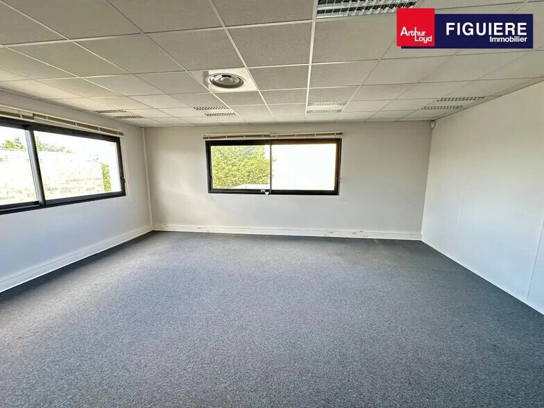 335 Rue Serpentine, Éguilles for sale - Interior Photo - Image 3 of 8