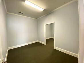 105 105-C Vista Oaks Dr, Lexington, SC for lease Interior Photo- Image 2 of 11