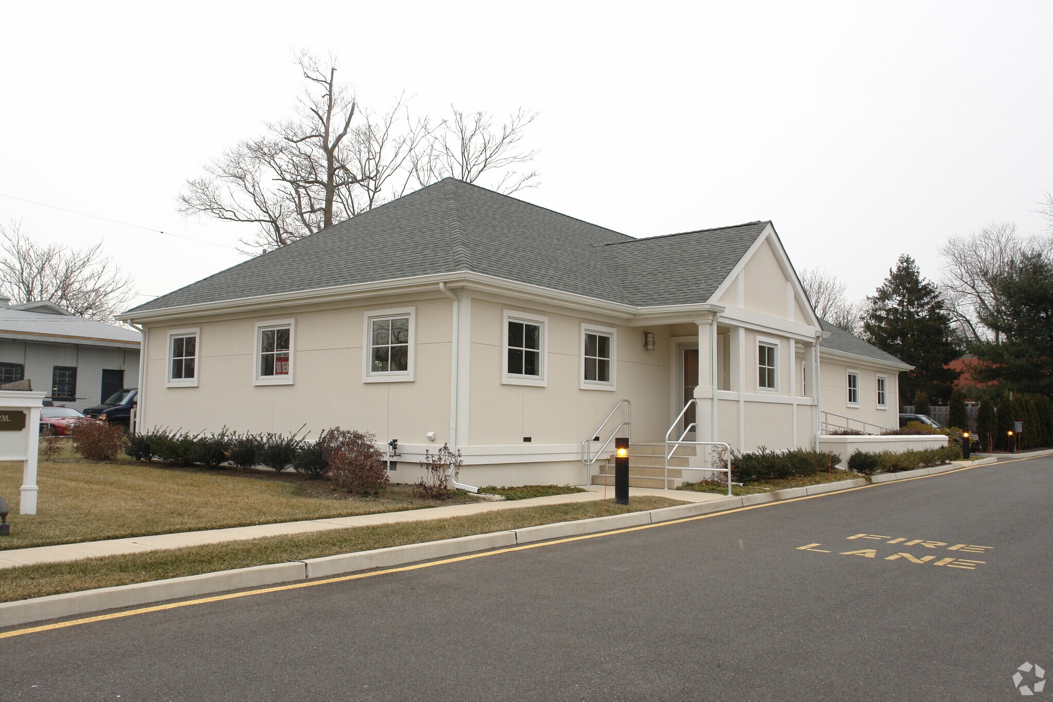 215 Monmouth Rd, Oakhurst, NJ for lease Primary Photo- Image 1 of 3