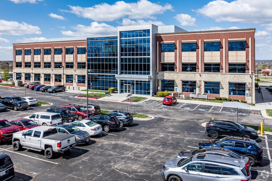 22701 W 68th Ter, Shawnee, KS for sale - Primary Photo - Image 1 of 1