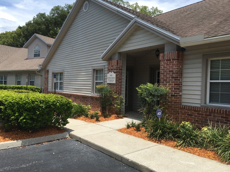 1323 W Fletcher Ave, Tampa, FL 33612