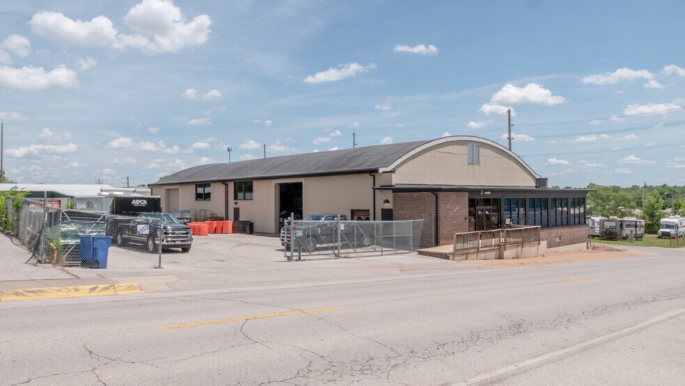 800 N Washington Ave, Union, MO 63084