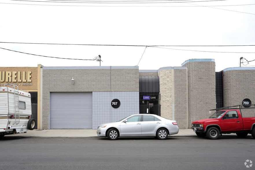 767 E 14th Pl, Los Angeles, CA for sale - Building Photo - Image 3 of 16