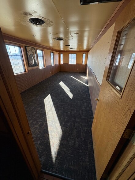 1604 F St, Schuyler, NE for sale - Building Photo - Image 2 of 6