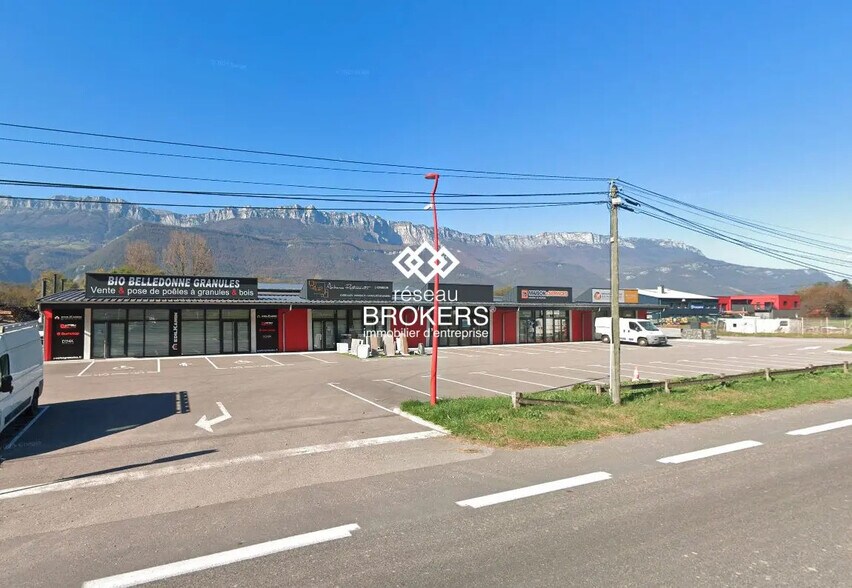 Retail in Goncelin for lease - Building Photo - Image 1 of 3