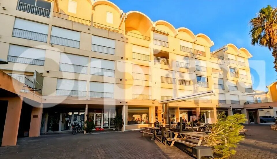 Retail in Gruissan for sale Building Photo- Image 1 of 5