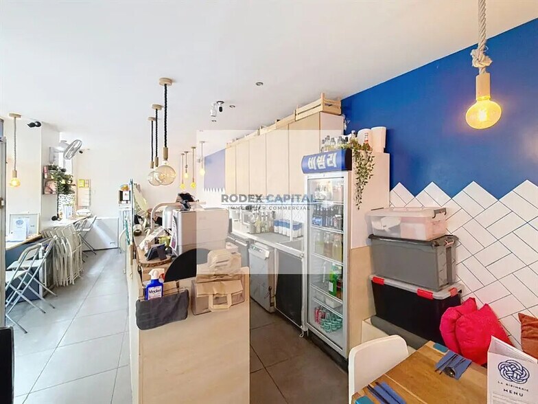 Retail in Paris for lease - Interior Photo - Image 3 of 6