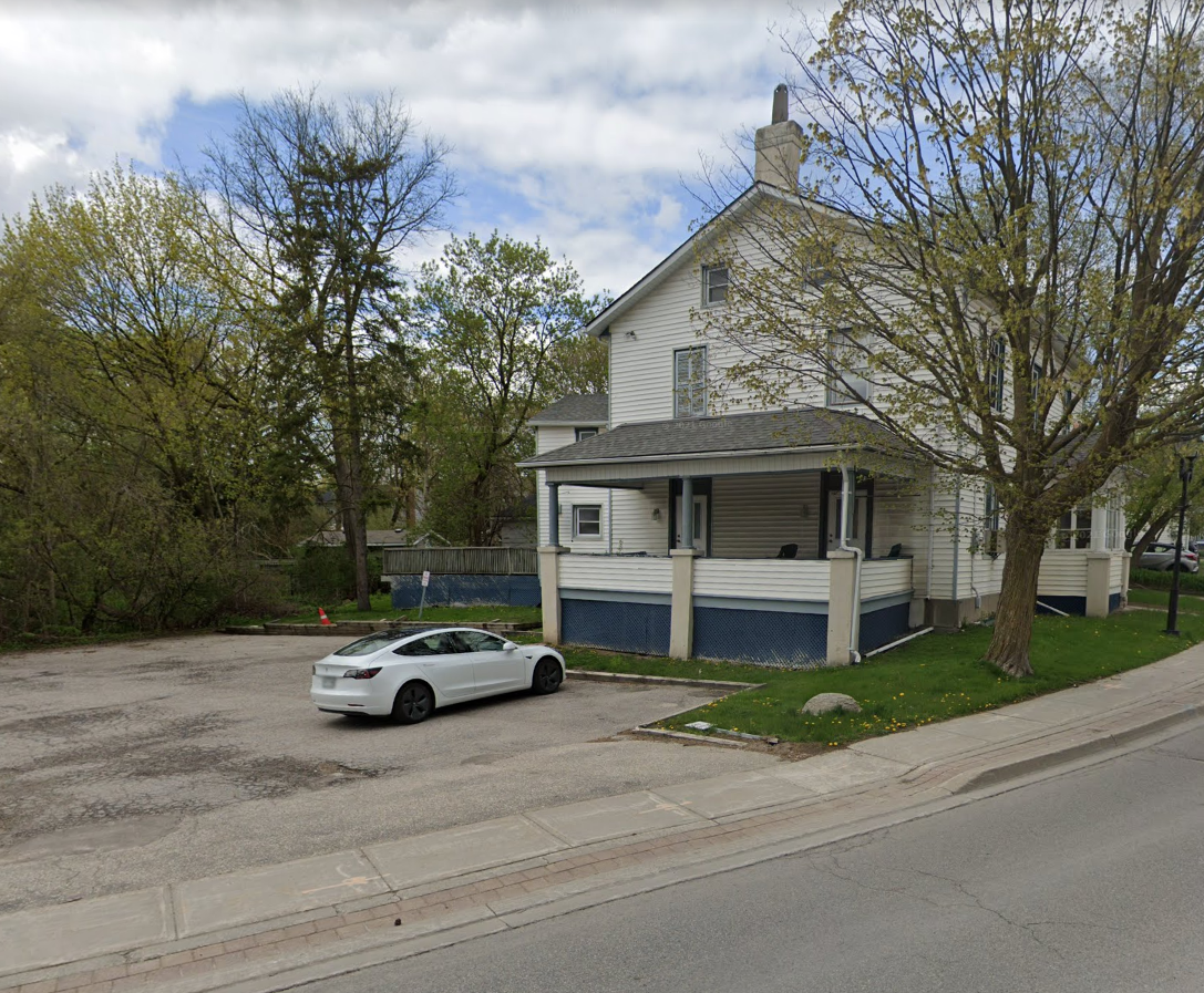 471 Eagle St, Newmarket, ON L3Y 1K7 | LoopNet